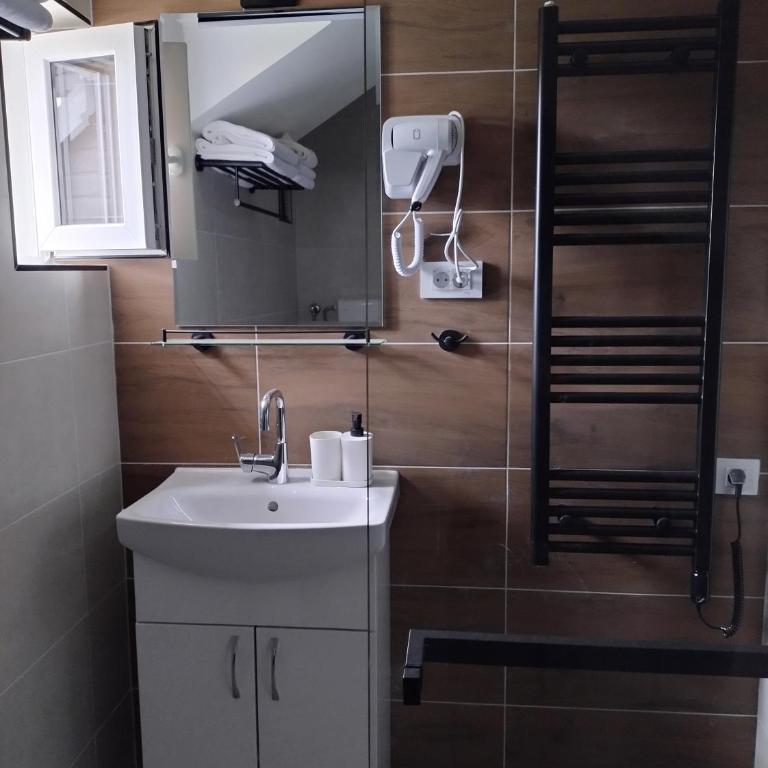Top 4 Sobe, Rooms - Near the airport - One-Bedroom Apartment - 3