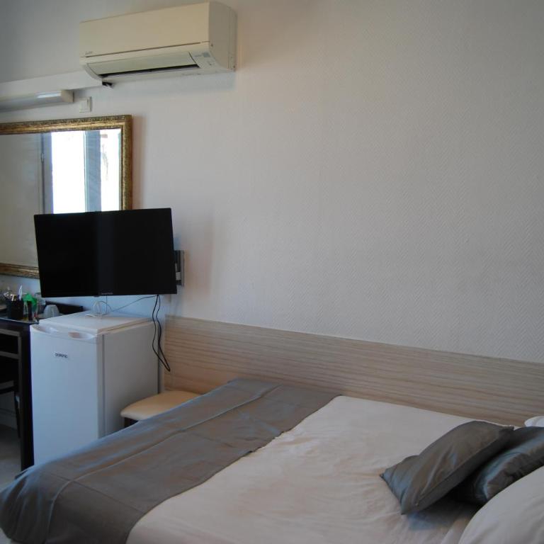 Hôtel Azur - Chambre Double ou Lits Jumeaux - 6