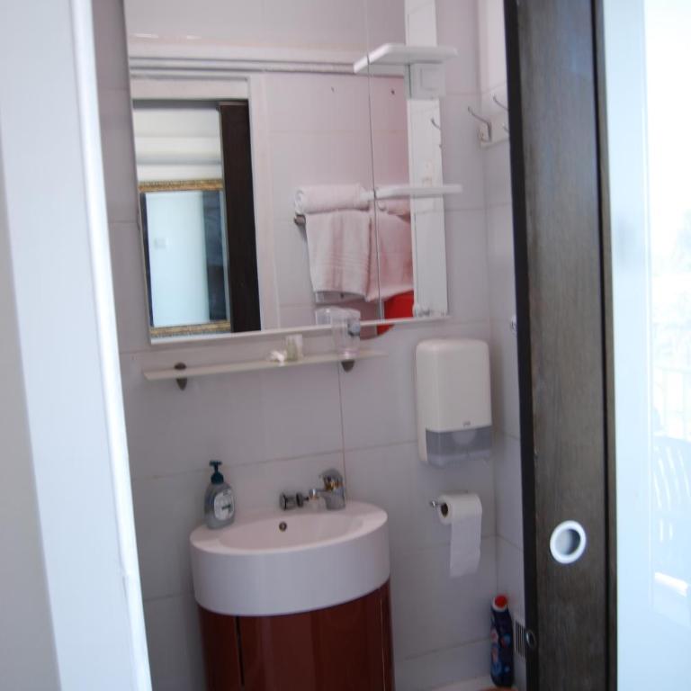 Hôtel Azur - Chambre Double ou Lits Jumeaux - 10