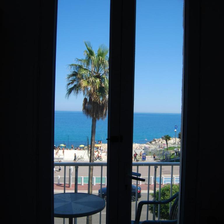 Hôtel Azur - Chambre Double ou Lits Jumeaux - 1