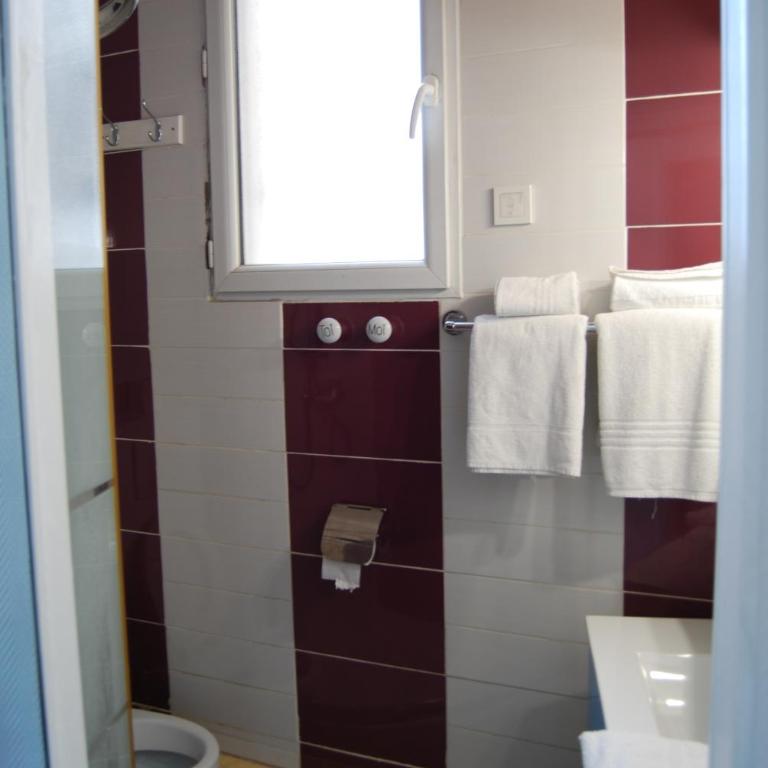 Hôtel Azur - Chambre Double ou Lits Jumeaux - 17
