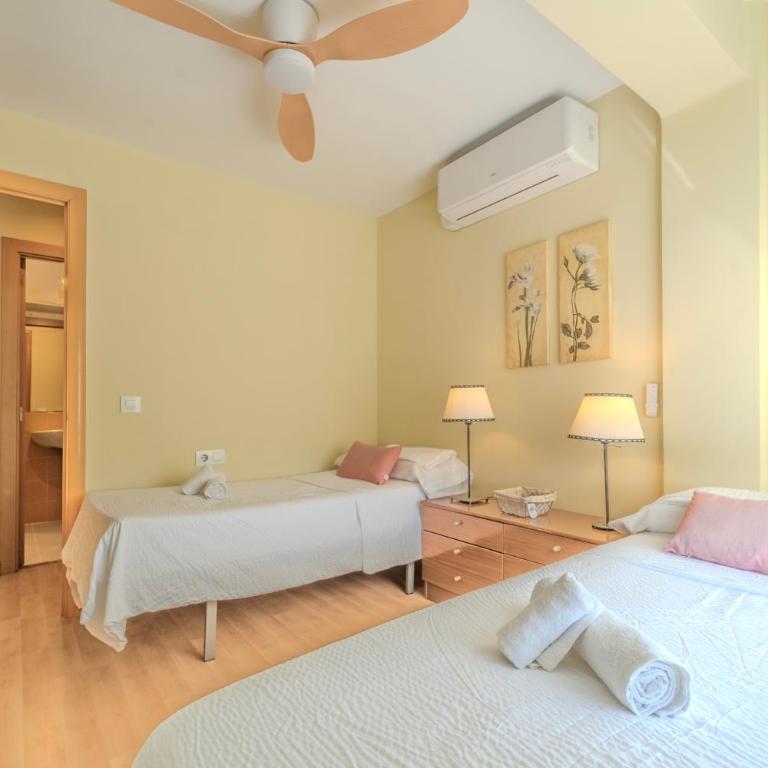 Amplio piso de 100m2 con 3 hab, wifi rápido, AC - Apartamento de 3 dormitorios - 11