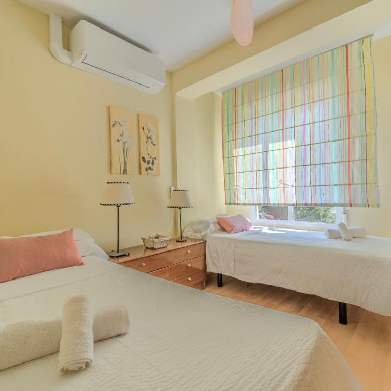 Amplio piso de 100m2 con 3 hab, wifi rápido, AC - Apartamento de 3 dormitorios - 13