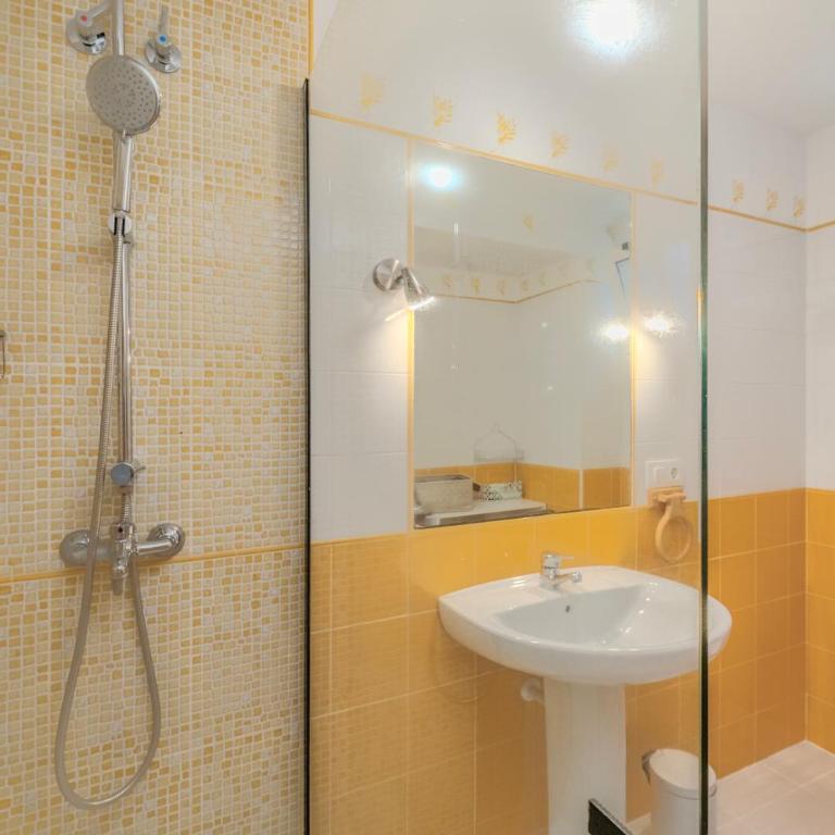 Amplio piso de 100m2 con 3 hab, wifi rápido, AC - Apartamento de 3 dormitorios - 18