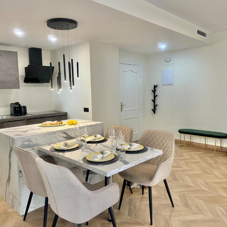 Casa Riviera, 2-Bdrm, Sea View, Pool, Parking - Apartamento de 2 dormitorios - 31
