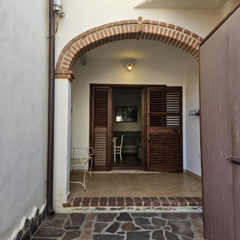 Giove Rubea - Appartamenti in pieno centro storico a Orosei - Casa con 2 Camere da Letto - 3