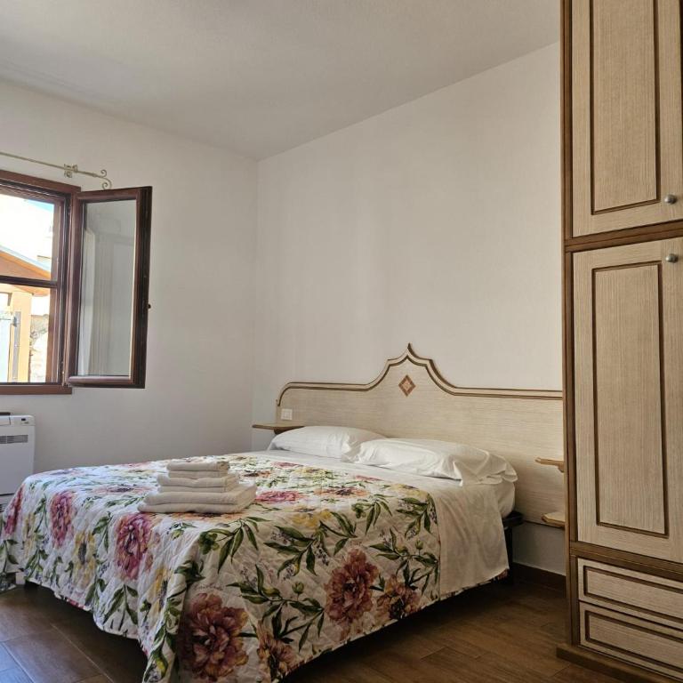 Giove Rubea - Appartamenti in pieno centro storico a Orosei - Casa con 2 Camere da Letto - 22