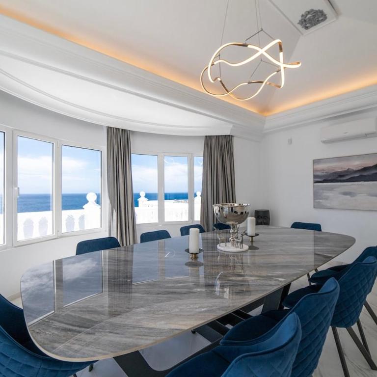 Casa Leon, Exceptional 6 bed - Villa with Sea View - 2