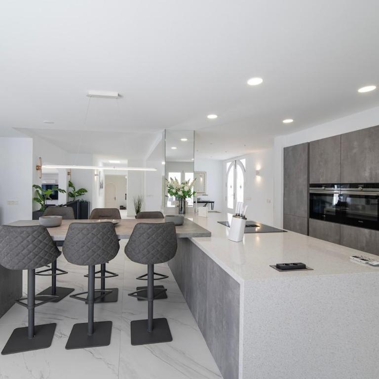 Casa Leon, Exceptional 6 bed - Villa with Sea View - 3