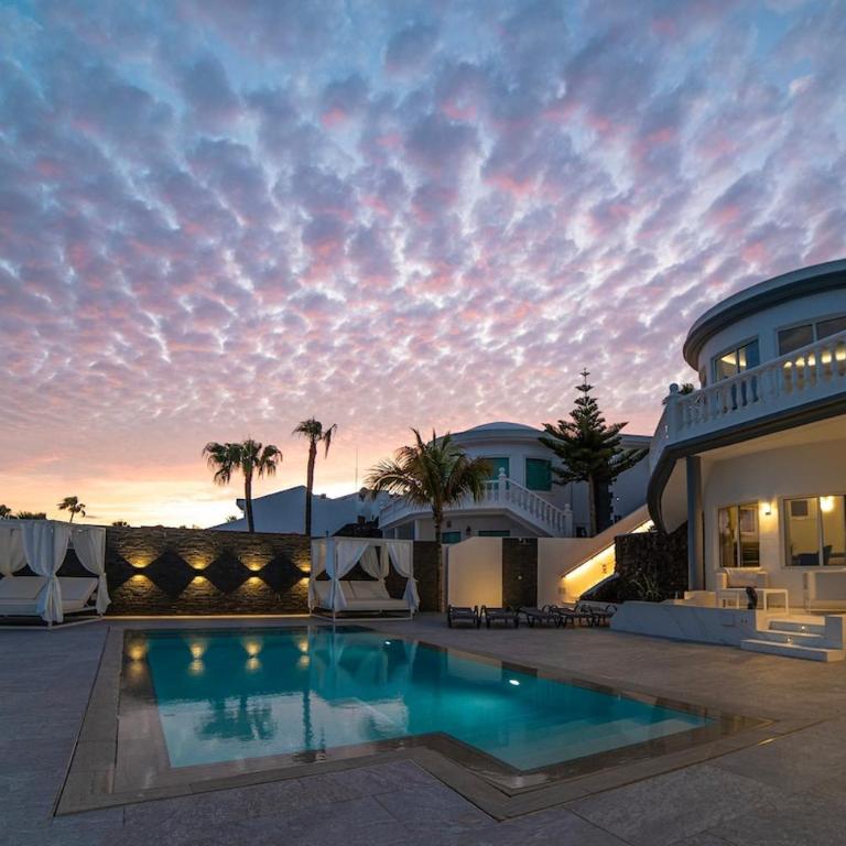 Casa Leon, Exceptional 6 bed - Villa with Sea View - 72