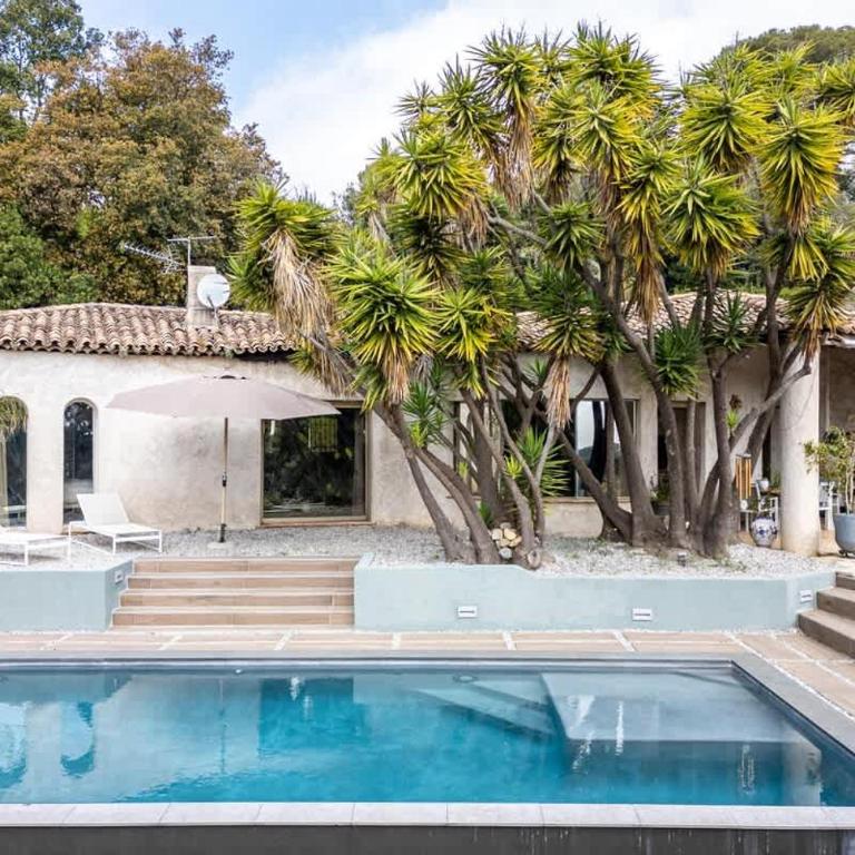 Villa de Luxe | Jardin & Piscine à Débordement - Maison de Vacances - 2