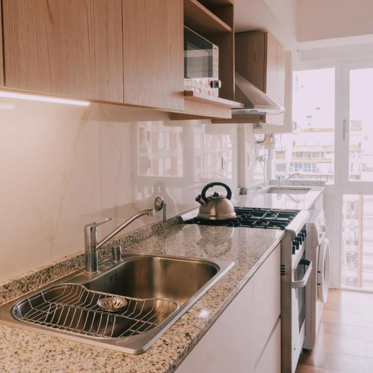 Moderno y Espacioso Depto Céntrico a Pasos del Mar - Apartamento de 2 dormitorios - 1