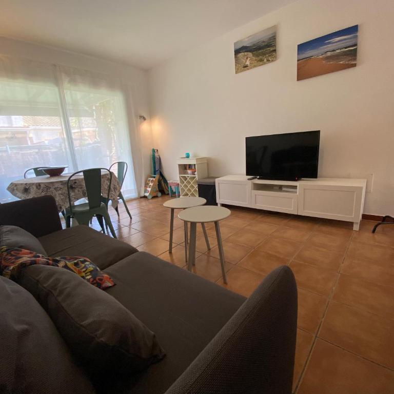 Daró 3DB115 Mas Pinell - Three-Bedroom House - 3