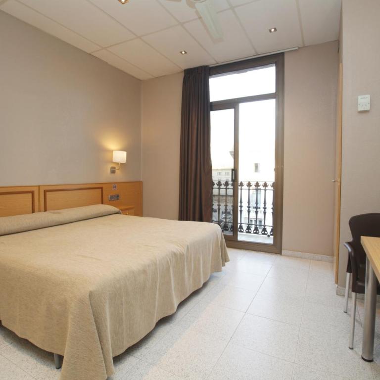 Hostal Nuevo Colon - Double or Twin Room with Bathroom - 8