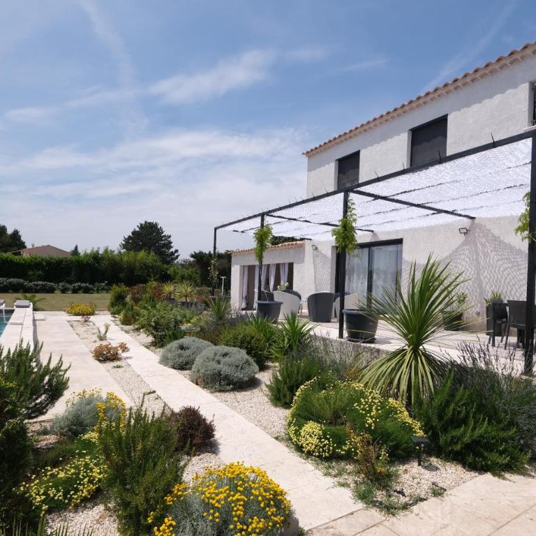 charming family house with private pool, near the center of arles, quiet, in the camargue natural park – 8 people - Villa 4 Chambres - 6