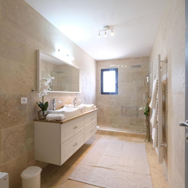 charming family house with private pool, near the center of arles, quiet, in the camargue natural park – 8 people - Villa 4 Chambres - 5