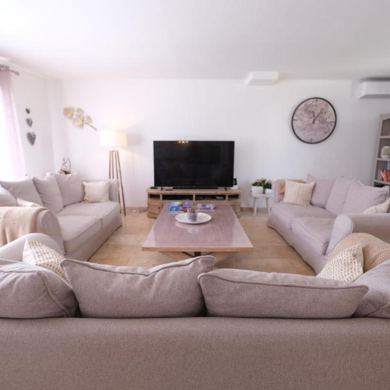charming family house with private pool, near the center of arles, quiet, in the camargue natural park – 8 people - Villa 4 Chambres - 21