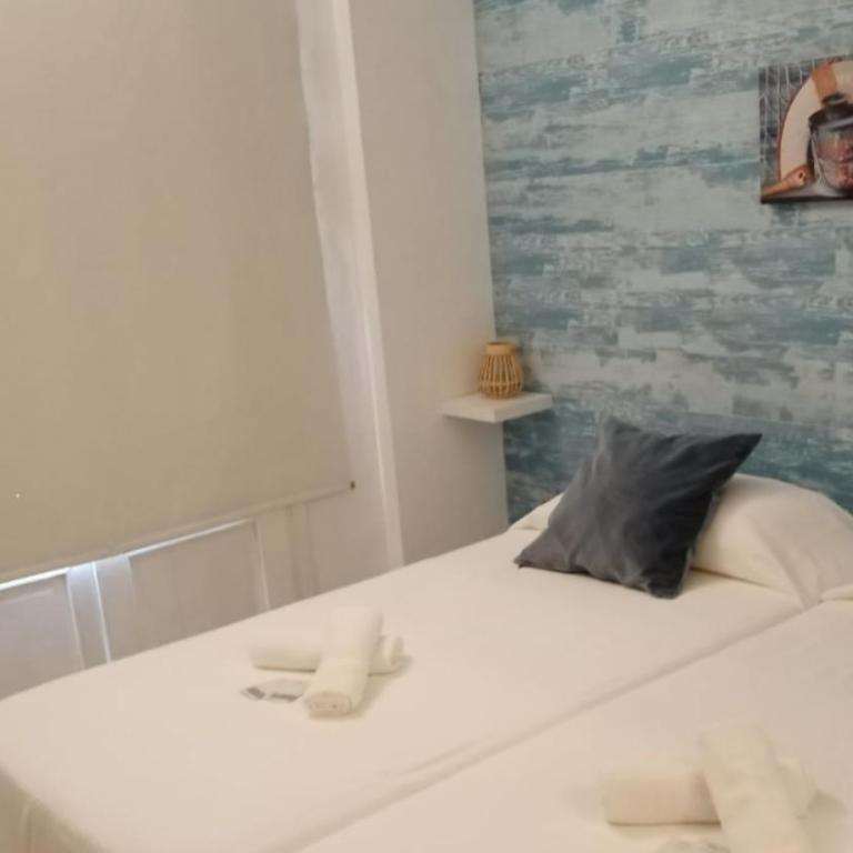 Habitaciones Taberna de Mauro - Double Room with Balcony - 3