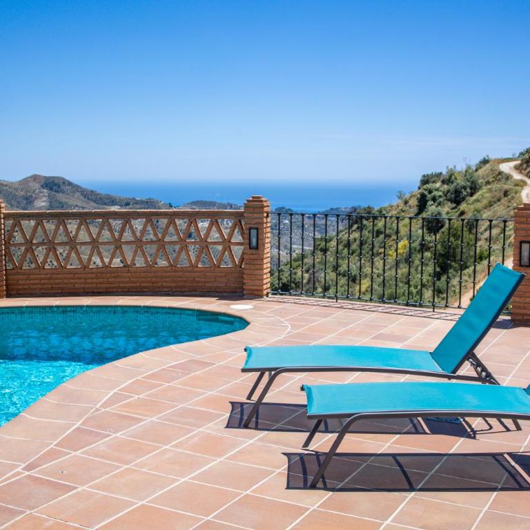 Villa Relax and Pool El Moral - Three-Bedroom Villa - 14