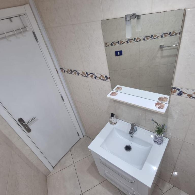 El Marinero Segunda Línea del Mar, Céntrico y con WiFi Gratis - Apartamento de 1 dormitorio - 29