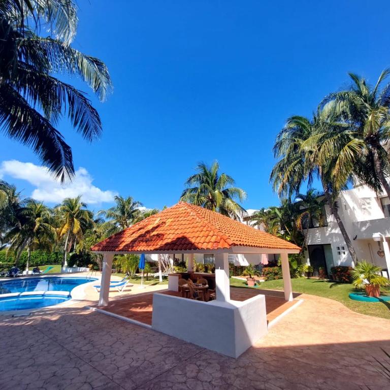 Hermosa planta baja con piscina, acceso a la Playa!!! - Apartamento Deluxe de 2 dormitorios con vistas al jardín - 5