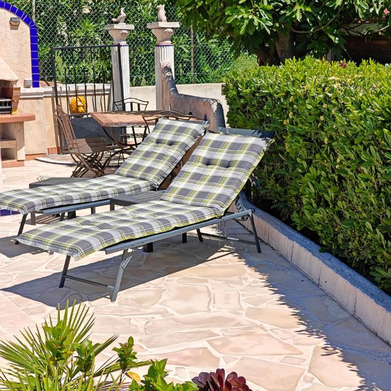 VILLA Plein Sud Piscine Spa Climatisation Parking privé calme et détente - Double Room - Ma Provence - 11
