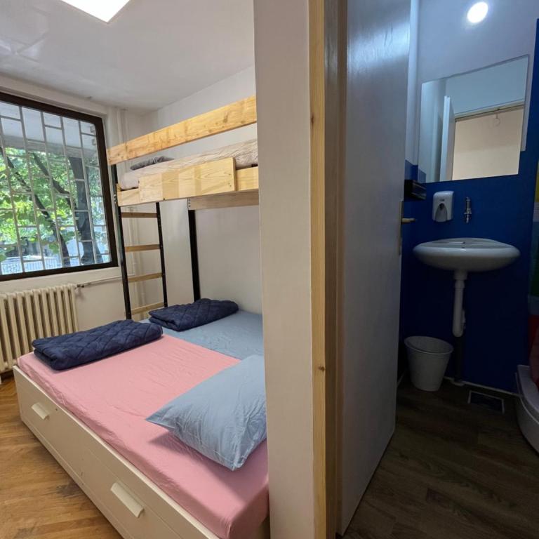 Chillton hostel - Triple Room with Private Bathroom - 1