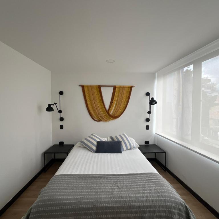 Great space in perfect area! Walk everywhere! - One-Bedroom Apartment - 4