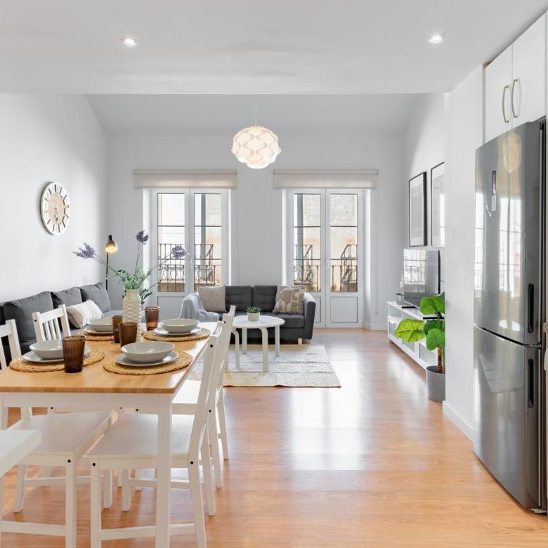 Picasso Duplex Deluxe - Two-Bedroom Apartment - 1