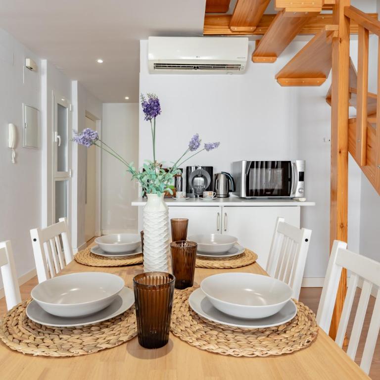 Picasso Duplex Deluxe - Two-Bedroom Apartment - 3