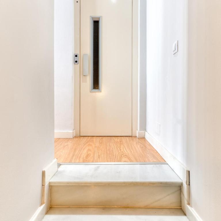 Picasso Duplex Deluxe - Two-Bedroom Apartment - 14
