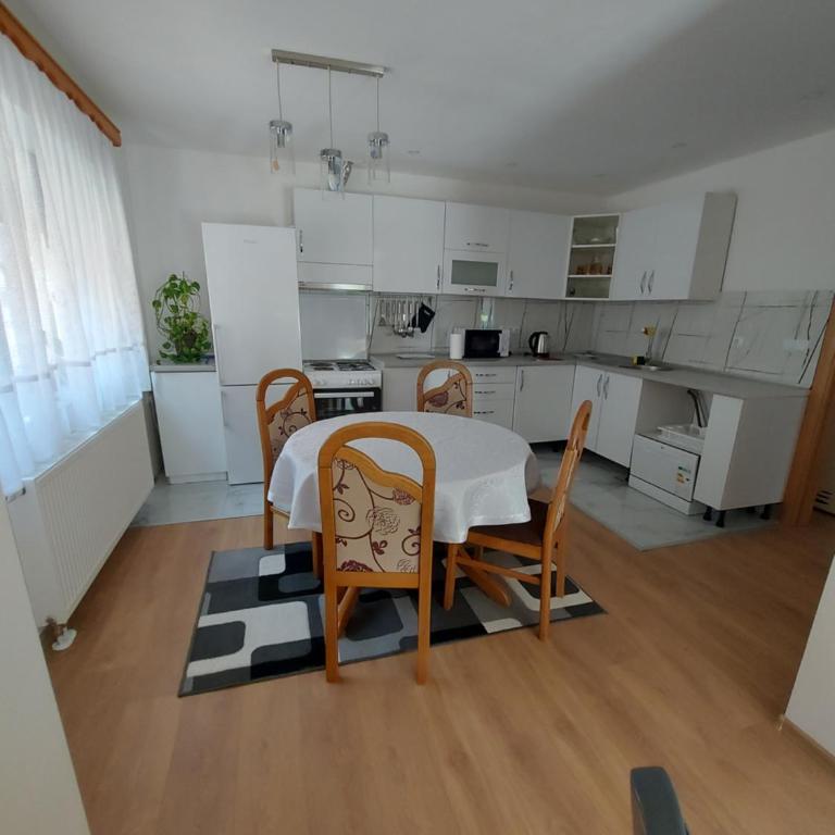 Apartman Aldina - Two-Bedroom Apartment - 6
