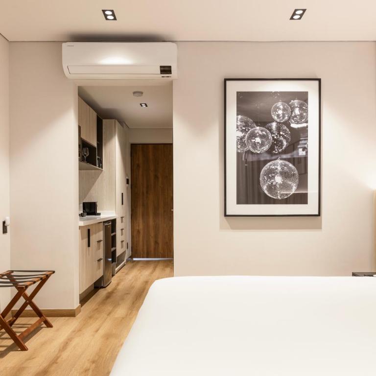 Vuestro Mexico City - Habitación con cama extragrande y balcón - 6