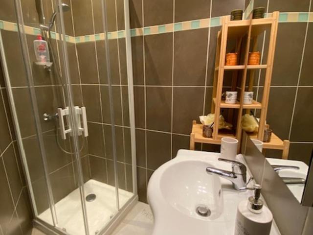 MYRABA - Hypercentre - Proche Thermes & Parcs - Appartement 1 Chambre - 10