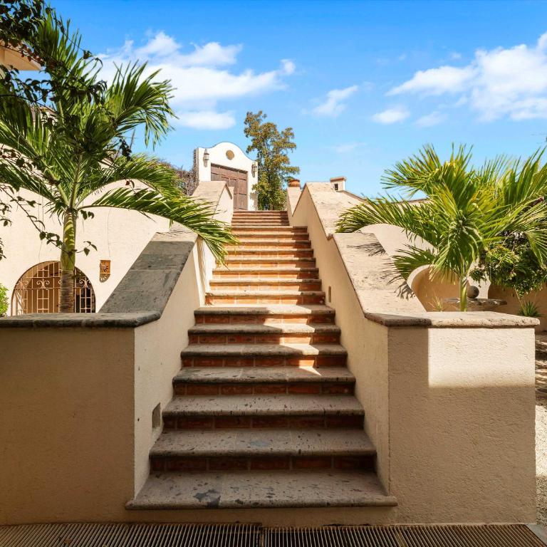 Elegant Hacienda Villa for 20, Ocean Views, Pool - Villa - 61