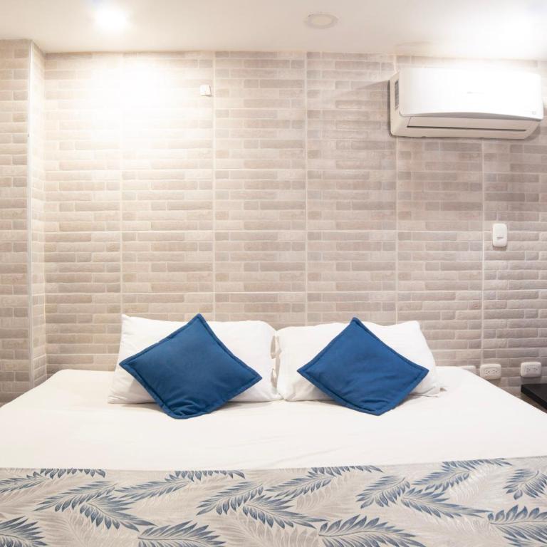 Hotel Riviera Plaza - Superior Quadruple Room - 1