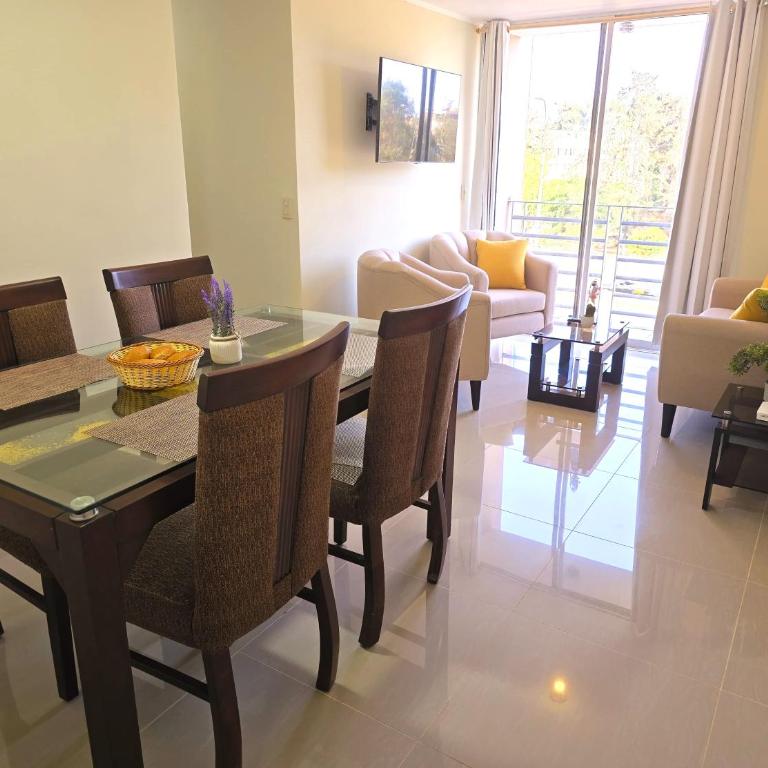 Apartamento Premium frente a Universidad San Marcos para 4 pers en lima - Three-Bedroom Premium Apartment with Balcony - 1