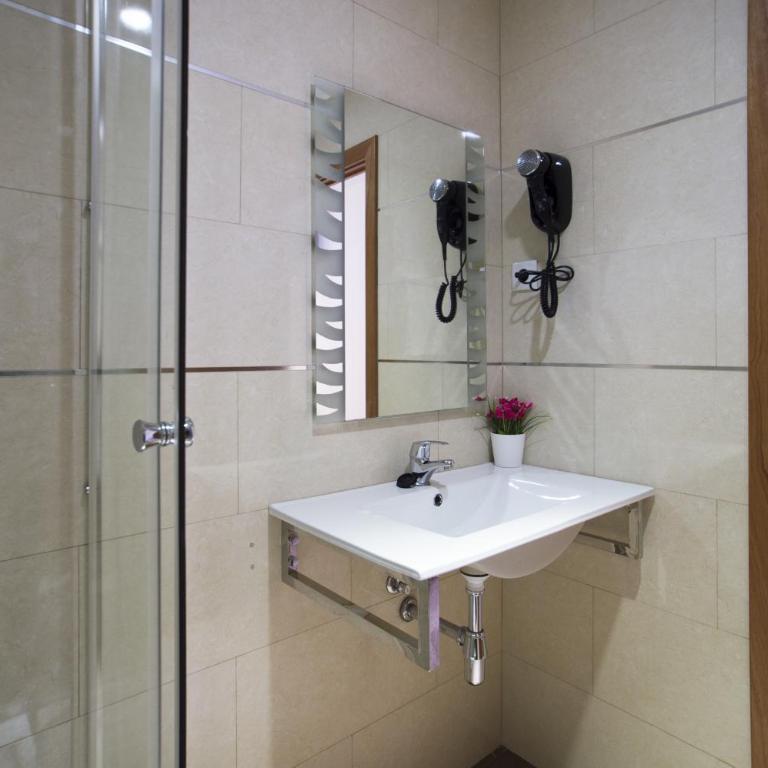 Hostal Drassanes - Habitación Doble - 13