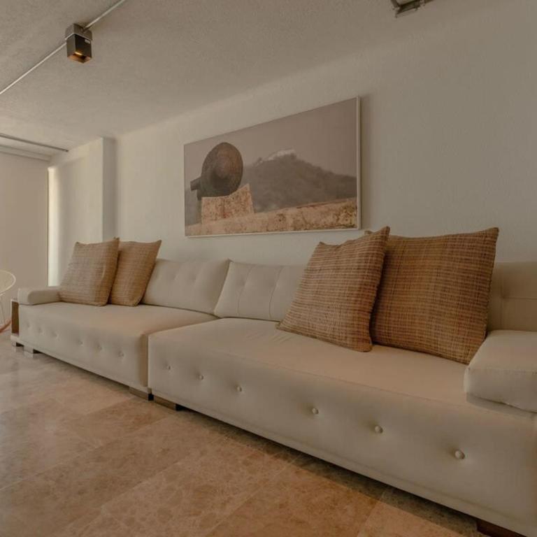Castillo Grande Bayside Retreat 6BR 2 Homes - Vacation Home - 21