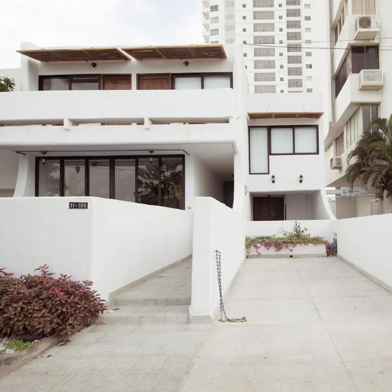 Castillo Grande Bayside Retreat 6BR 2 Homes - Vacation Home - 54