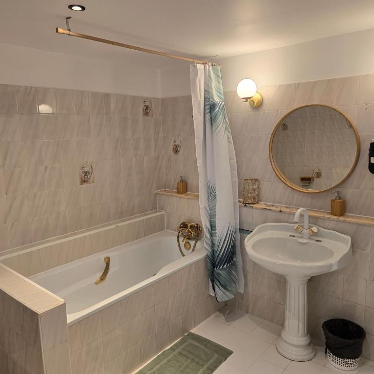 Hôtel L'Alsace Gare-Sncf - Chambre Double Deluxe avec Baignoire - 4