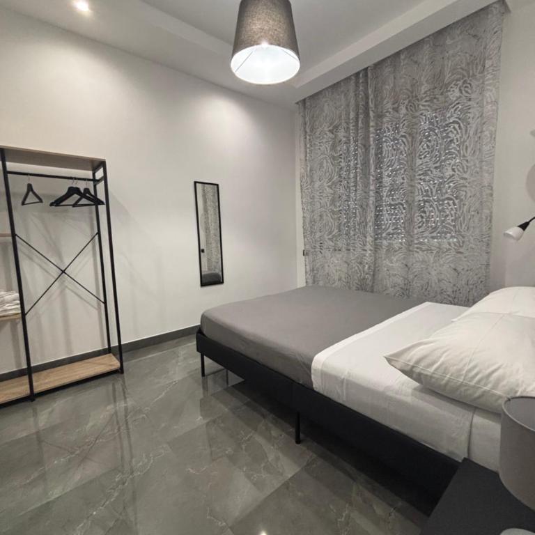 Louis Helen Apartment - Three-Bedroom Apartment - 10