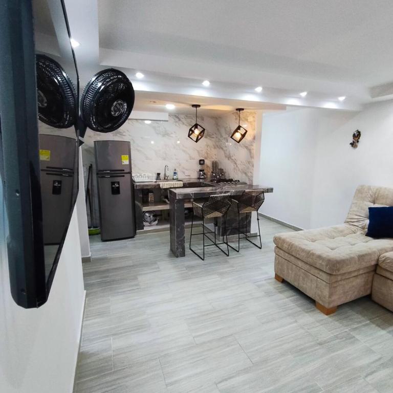 Espectacular Apartamento VIP Descanso Huilense - Three-Bedroom Apartment - 7