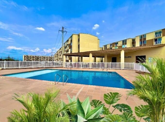 Espectacular Apartamento VIP Descanso Huilense - Apartamento de 3 dormitorios - 35