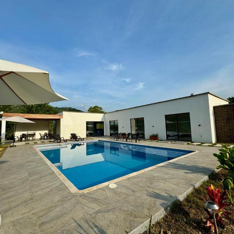 La Mágica Finca en Santa Fe de Antioquia - Villa de 3 dormitorios - 2