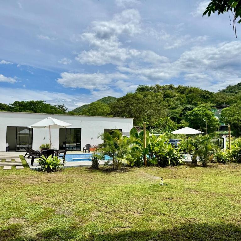 La Mágica Finca en Santa Fe de Antioquia - Three-Bedroom Villa - 4