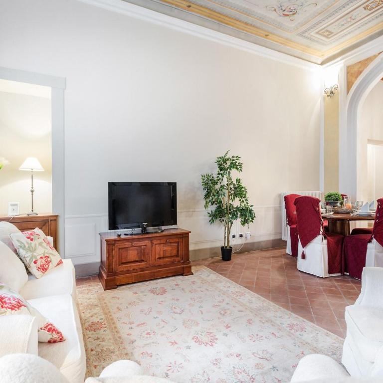 Apartment in Lucca near Cathedral & Guinigi Tower - Two-Bedroom Apartment - 2