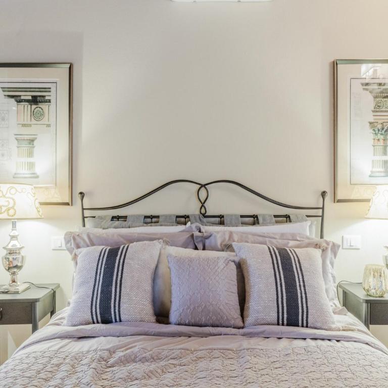 Penthouse in Lucca with Dome Views - Three-Bedroom Apartment - 32