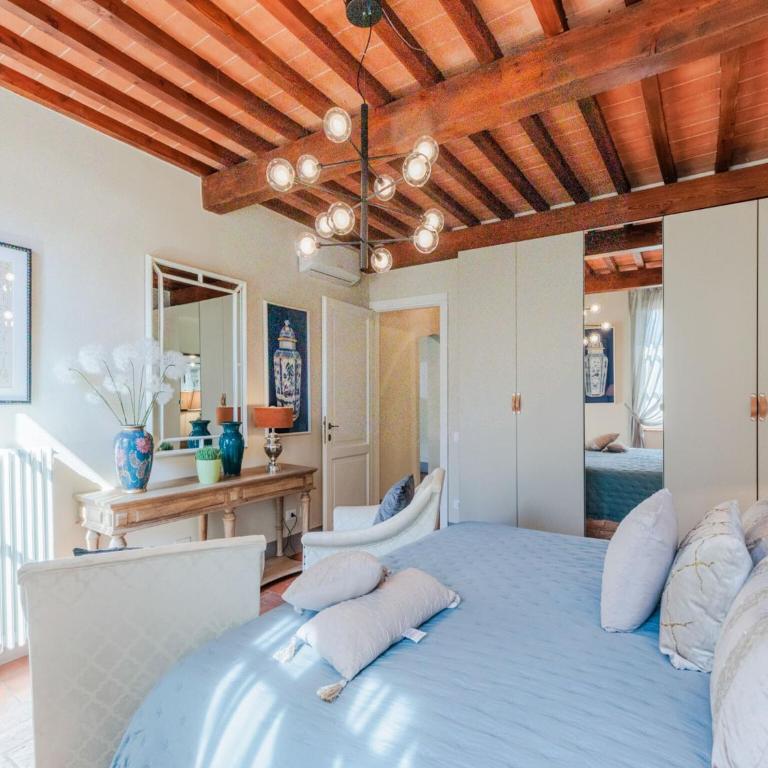 Penthouse in Lucca with Dome Views - Three-Bedroom Apartment - 36