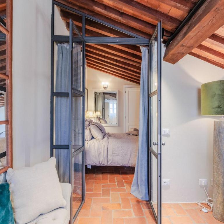 Penthouse in Lucca with Dome Views - Three-Bedroom Apartment - 41